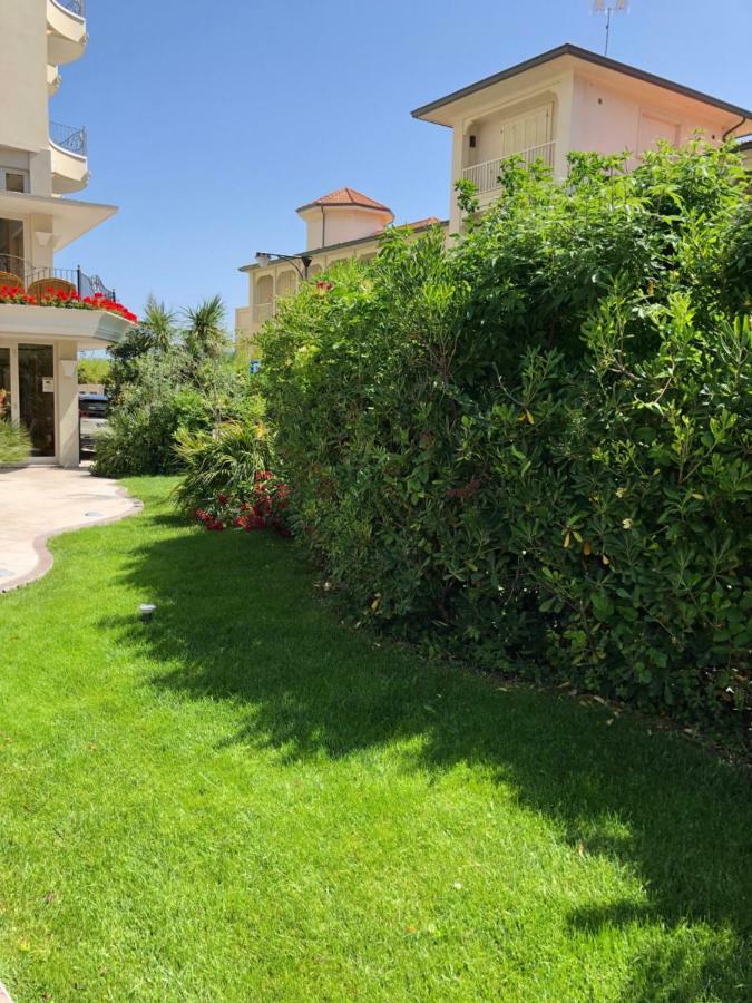 Hotel La Rosa Cattolica Exterior photo